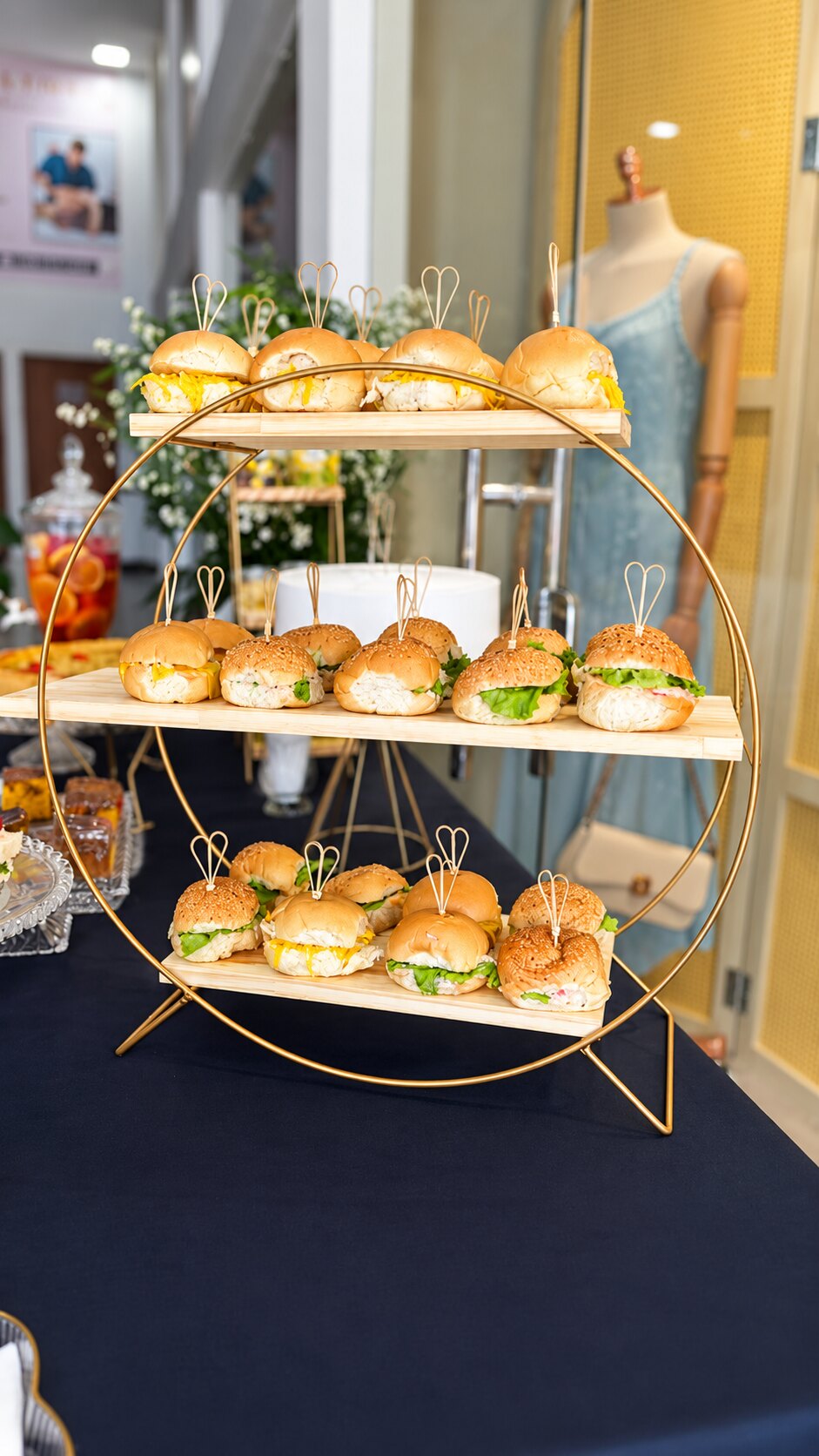 Seleção de sanduíches do buffet Tânia Brito